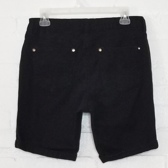 New Directions Weekend Shorts - Picture 4 of 6